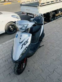 موديل 2005 • لون رصاصي • ختم واحد