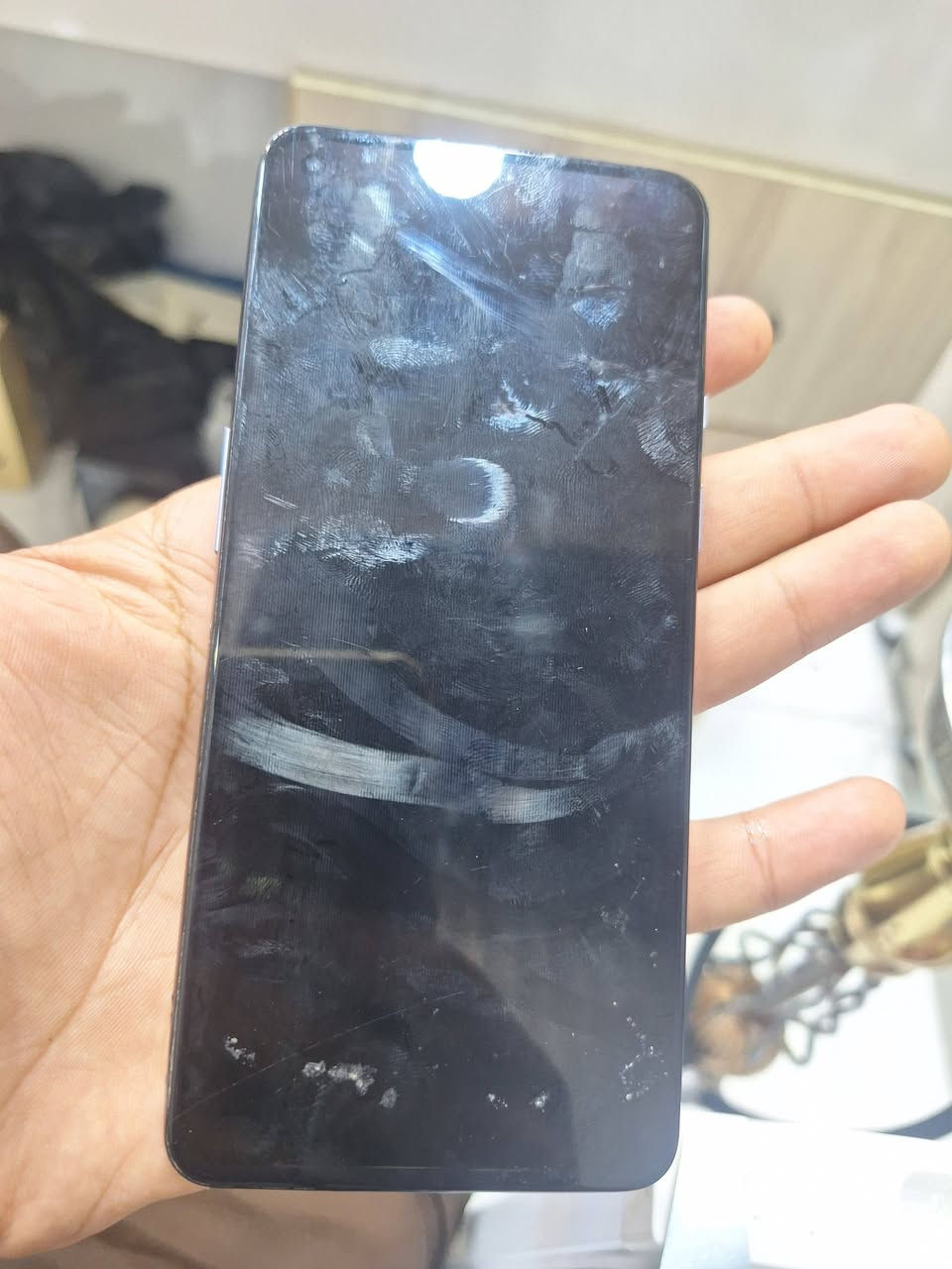 جهاز للبيع ممفتوح ابد بس نقص شاشة 
اسمة OnePlus 9 مكاني كوت سعرة 65 
رقمي بية واتساب ***********
