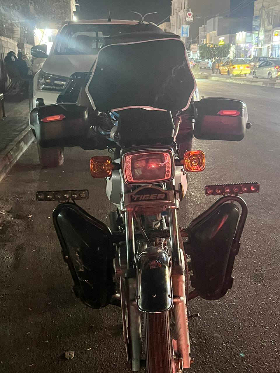 تايكر تعمير نامة
مرقمة باسمي لوحات انكليزي
كهربائيات كلها شغاله
محركة ناعم
نهضه سرعه
مكاني السماوة
سعر خاص
***********
