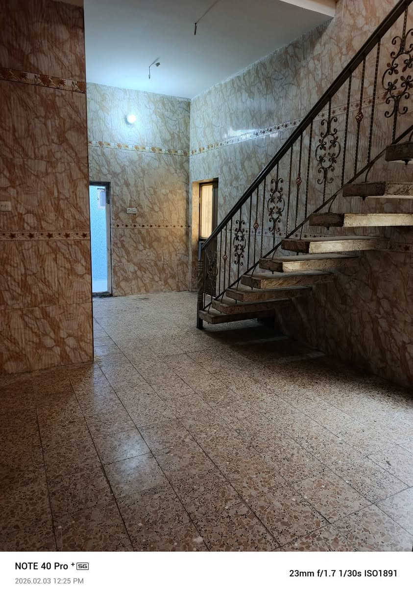 ( السعر ب١٥٥ وقابل للتفاوض)بيت طابقين الموقع كربلاء المقدسة بل التحديد بقضاء طويريج منطقة (حي المثنى) ٢٠٠ متر للستفسار بآدارة الوسيط العقاري الاستاذعلي خلف الشمري (***********)( *********** )
