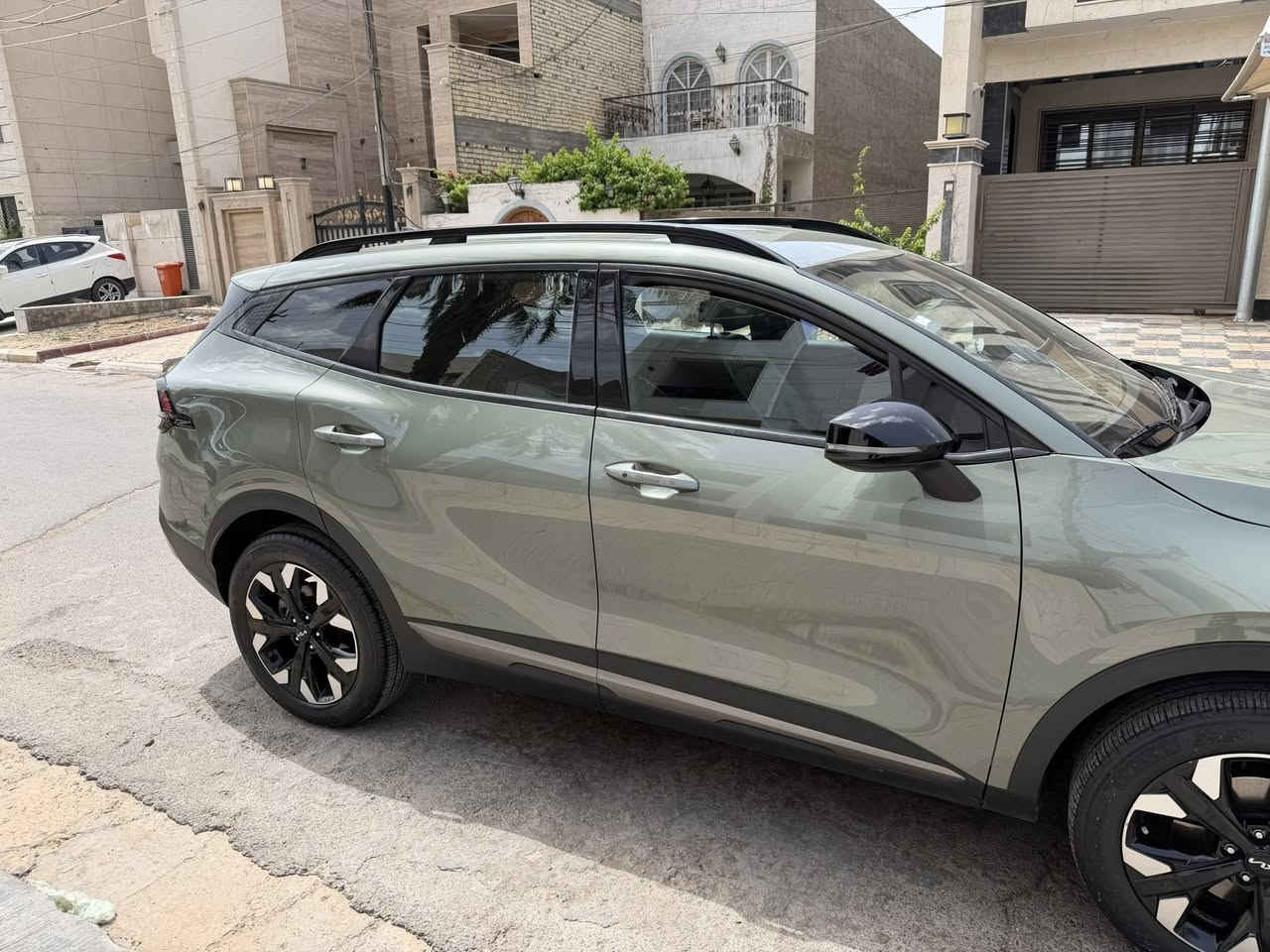 السلام عليكم كيا سبورتج موديل 2023
امريكي اللون اخضر محرك 2500 gdi السياره ماشيه 54000 كيلو متر مو ميل حادثها صبغ بونيد و باب خلف السايق فقط و حادثها مو قوي طاك ايرباك الاستيرن و الدشبول رقم بغداد بأسمي مواصفات فول عدا البانورما و صندوق عادي و باقي المواصفات معروفه مكان السياره بغداد المنصور السعر 19000$

السياره جديده حيل ***********
و بيها مجال للطيبين
