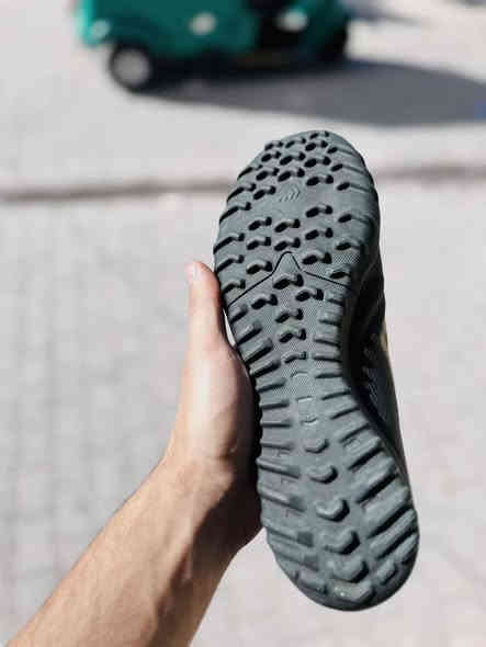 حذاء باله نضافه 100/100 

تجهيزات العميد الرياضيه 🔥🔥

اقوة عرض موجود 🔥🔥

سعر القطعه 35 الف وتوصيل مجاني ✅

قياس 42 ونص 

طول القدم 27 

توصيل متوفر جميع محافضات العراق 🌘

للحجز ***********
