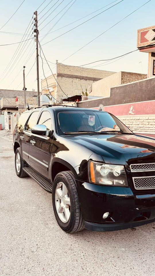 السلام عليكم تاهو للبيع موديل 2014 اصل اصل مكفوله من فتح والكص والنتربول والعشاير سياره جديده معنه الكلمه احله من الصور مناقصه ربع كبل للشارع سياره جاهزه عنوان بغداد ب 108 وبيه مجال تأمرون امر 
*********** اتصل وتأمر
