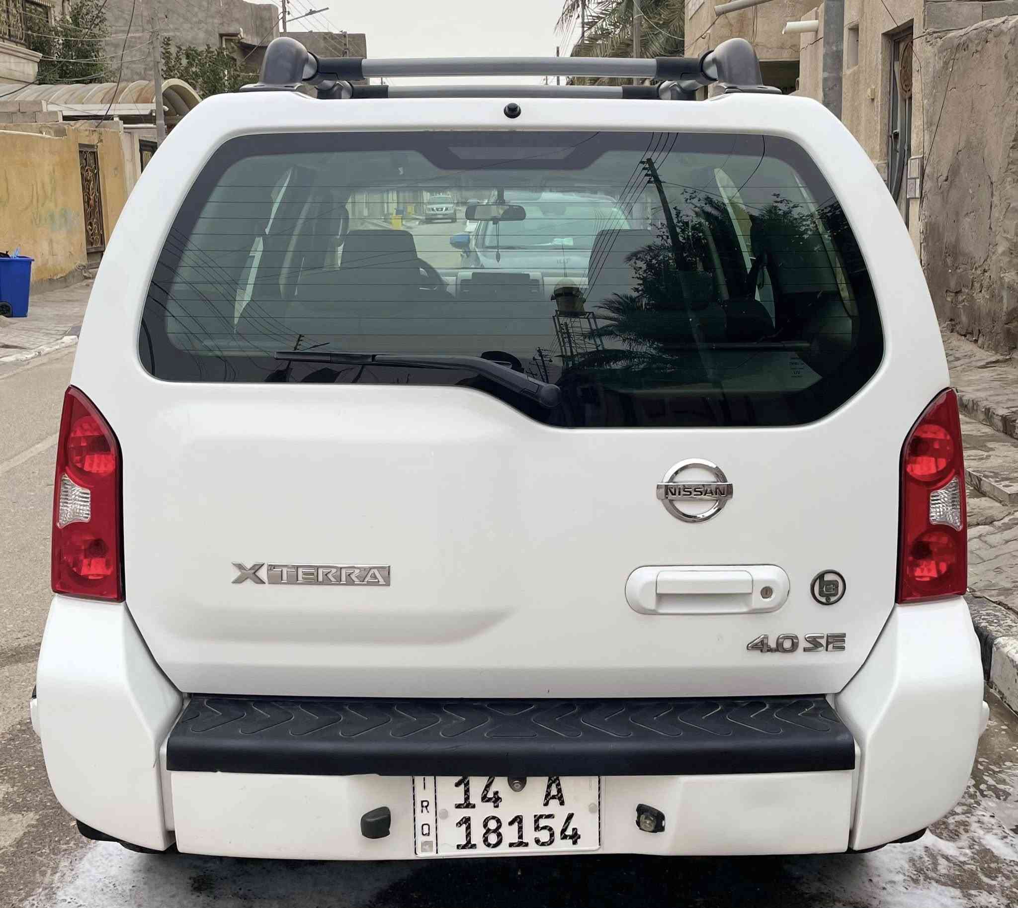 السلام عليكم للبيع نيسان أكستيرا 2008 وارد خليجي مكفولة من الضربة بيها فقط قطعتين صبغ و مكفولة من المكينة و الكير و الحدادية و التبريد و الكهربائيات السيارة جاهزة و جديدة و حجم المكينة (6/4000) و تخم تاير جديد و كامرة خلفية و تحكم ستيرن و تبريدها ثلج و رقم بصرة الدولي الجديد بأسمي شخصياً سنوية جديدة تنتهي 2031 المكان البصرة الأمن الداخلي و السعر 112 و بيها مجال للشراي للأستفسار *********** .
