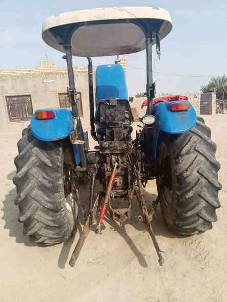 سلام عليكم مكينه نيهولند للبيع موديل 2016مكفوله كفاله عامه مكينه مال جناي حلوه ومرتبه اتصل وبيك خير ودلل 
***********/*********** متواجد على الفيسبوك
