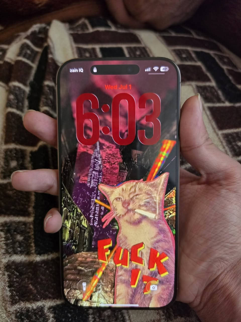 ايفون 16 pro max بطاريه 88 
نظيف جدآ مراوس مع اس 26 الترا256 
للتواصل ***********
