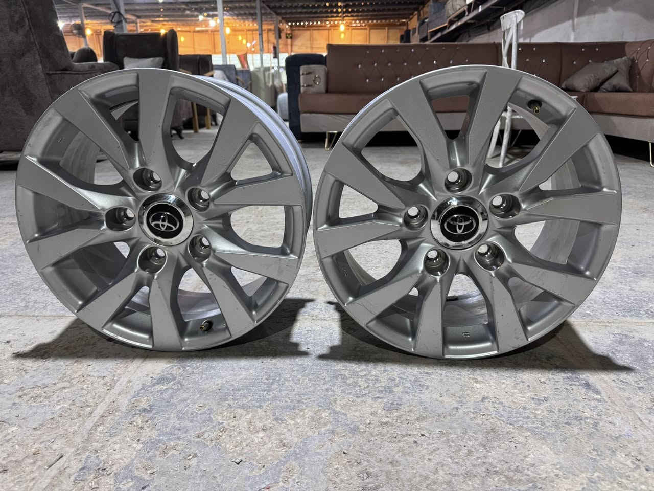 السلام عليكم
وياله لاندكروز
قياس 18 نظافة موديل 2021 فول كفاله لاعواج لاتصليح لارجفه بعدهن جدد وهنه زيرو مفتوحات ماشيات شي قليل
مكان ديوانية
للأستفسار: 0780 6012656
وبي واتساب
السعر 400 دولار وبي مجال للطيبين
