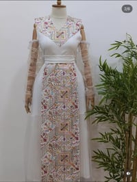 كلابيه  مستخدمه مره وحده قماش  ثقيل ونضيفه جداً  ب٥٠         ٠٧٨٣٣٩٢٩٩...