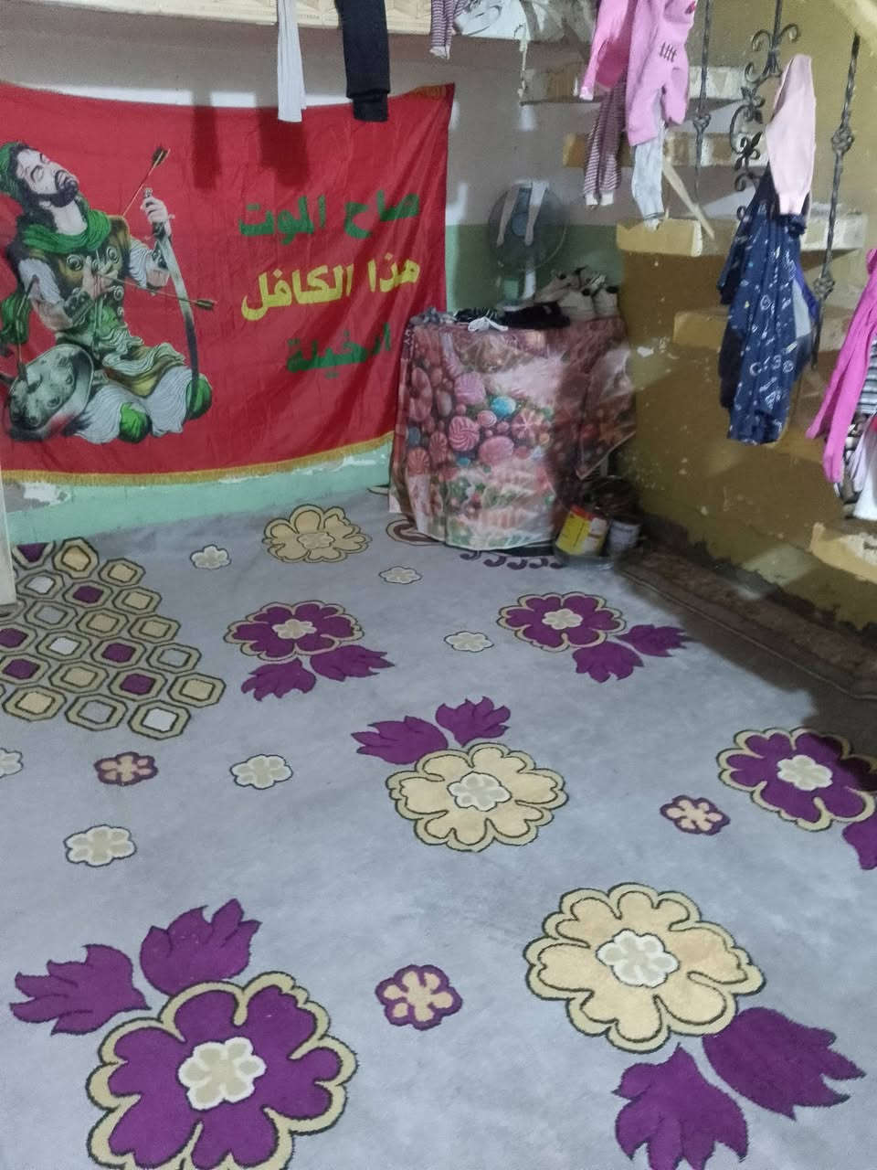 مشتمل للبيع قاط ونص.غرف نوم.2.مطبخ.حولي.ستقبال.
حمام داخلي.تواليت خارجي.حوش.
سعر46.وبي مجال بسيط
رقم تلفون ***********
