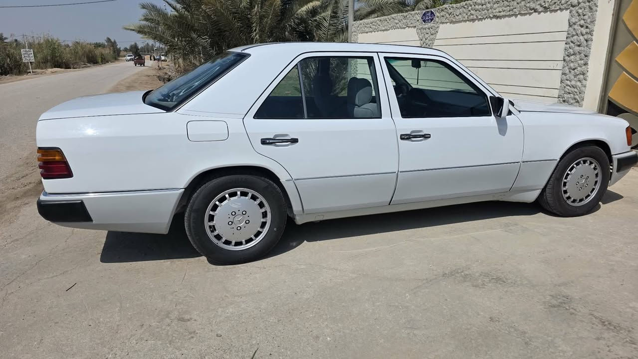 السلام عليكم ورحمة الله اخواني الطيبين رمضان كريم عليكم سياره مرسدس دب للبيع 
السيار بعدهي على وضعيت الشركه شرط ابيع على السونار كفاله من كلشي ضربه معجون صبغ من كلشي كفاله بس كلير قلين بل جاملغ الخلفي  السونار موجود بل صور مواصفات غرفه رصاصي مواصفات جامبوو ماكينة قبق رصاصي كير خمس  نمرديفور السياره بعدهي شركه العنوان كربلاء الخيرات عمود ٨٧١ مبايل *********** اخواني السياره جديده بمعنى الكلمه السعر ١١٠ وبيهه مجال حك الجيه مواصفات فول مديل ٩١
