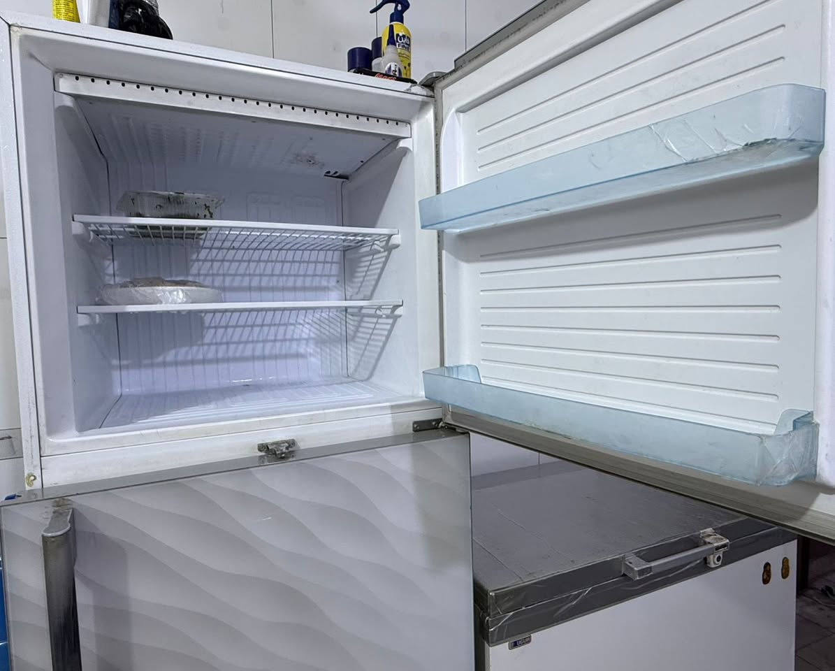 ثلاجه للبيع كبيره / شغاله ١٠٠٪؜  مكاني بغداد جديده سعر البيع ٢٠٠


**إذا كنت صاحب هذا الإعلان وتريد حذفه لأي سبب، رجاءا أرسل رسالة إلى الدعم الفني**