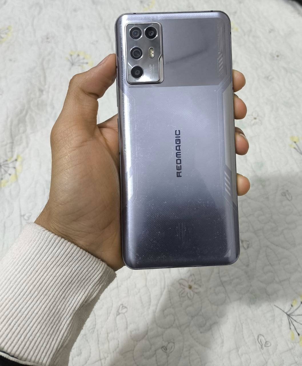 سلام عليكم مستعجل ع بيعته
RED MAGIC 6R ريد ماجك
مواصفاته 

ذاكره 256/12 
معالج سناب دراكون 
يدعم شريحتين
شاشة 144 هرتز 
ببجي 90  فريم 
شفتات العاب  ليزريه 
سلاسة قوية 
كامرات فول HD 
فقط بي فطور بالكلاسة بالزاوية ما مأثرة ابد

للبيع سعر 190 وبي مجال مستعجل جداً

***********
