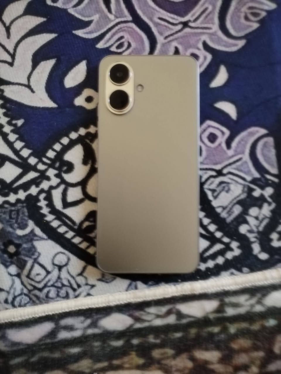 تلفون للبيع ممستعمل هواي قبل شهر اخذته وب 115وبي مجال
***********
