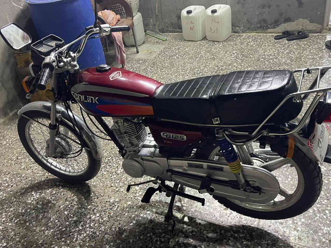 سلام عليكم دراجه ايراني 4 كير نضافه 95 مكينه فول برغي ما مفتوح اروق بس مكاتبه 600 وبيه مجال شيي قليل للشراي رقمي ***********
