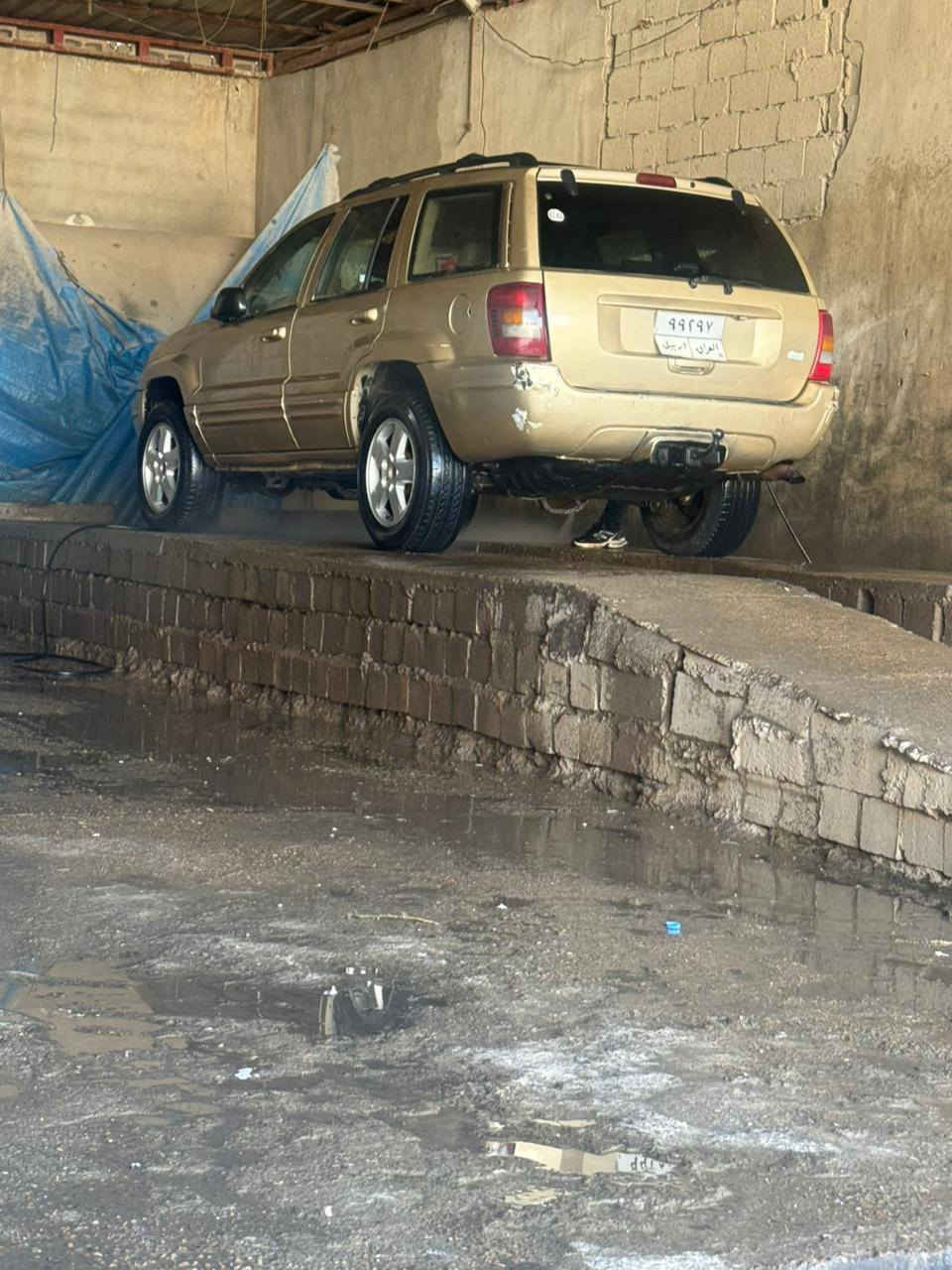 سعرها 40ورقه مكينه كيرمابيهن شي رقمها اربيل شرط التحويل والوكاله سنويه منتهيه موديلها 2000 مكانها كركوك   ***********
