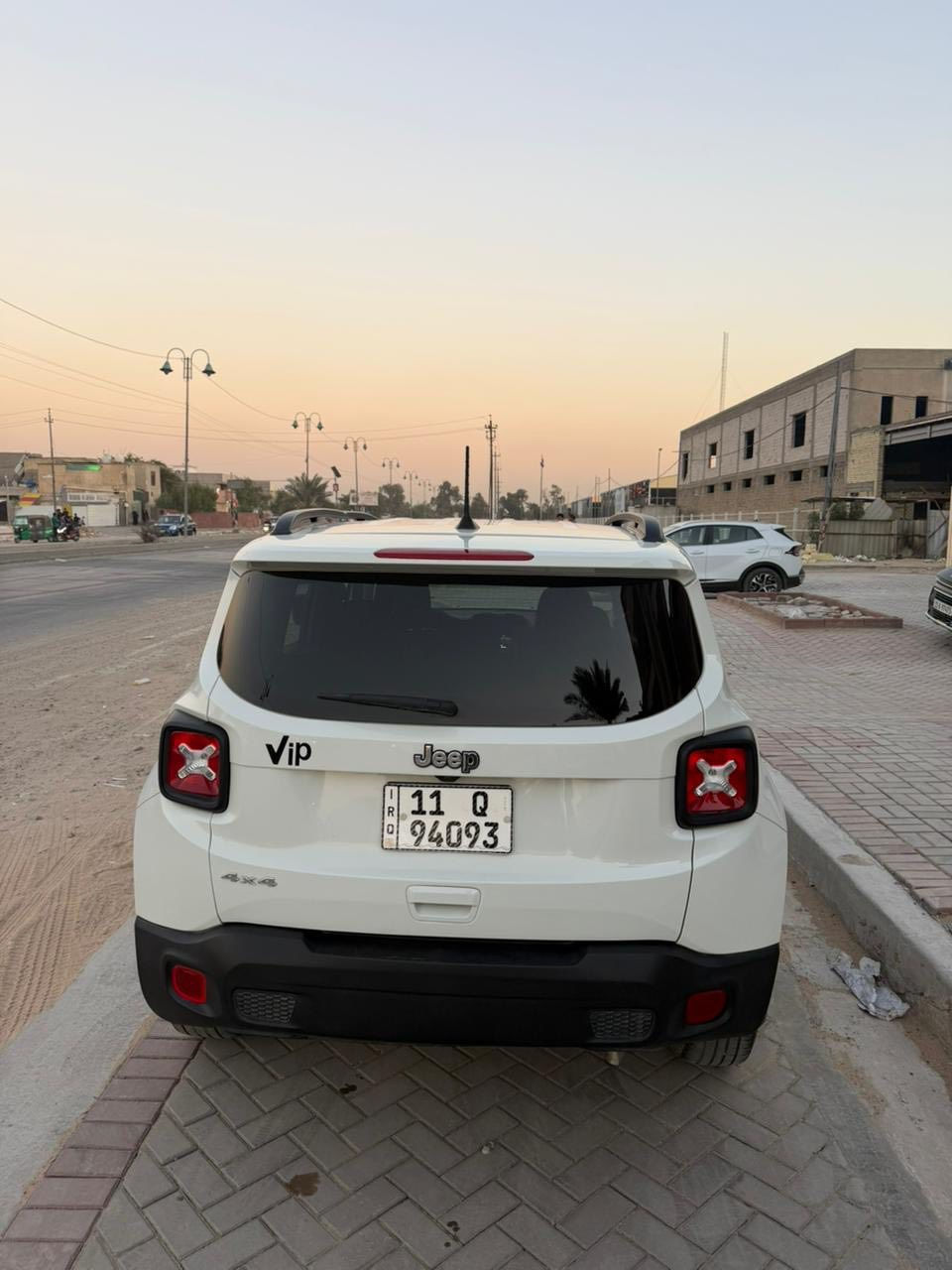 السلام عليكم للبيع جيب رنكد موديل 2023 السياره بدون قطره صبغ ماشيه 7000 الف KMوالحادث كما موضح في الصور والسياره جديده بمعنى الكلمه وبدون اي نواقص السعر 140$ وبيهه مجال بسيط للطيبين مكان السياره بغداد اي استفسار اتصل على هذا الرقم ***********
