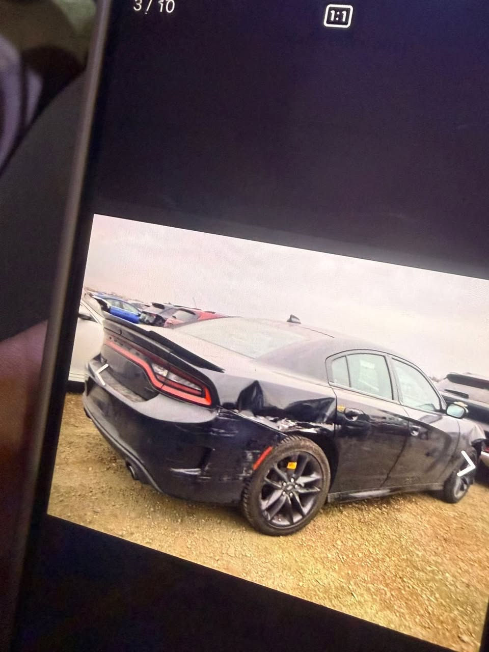 سلام عليكم دوج جارجر موديل ٢٠٢٢ جيتي فول مواصفات الحادث موجود بل صور السعر ٢٣٥وبيه مجال المكان بغداد ***********
