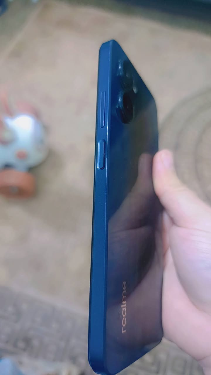 جهاز ريلمي سي 33 ذاكرة 128 شاحنته كالكسي نضافتة 80% الي يريدة يتواصل


**إذا كنت صاحب هذا الإعلان وتريد حذفه لأي سبب، رجاءا أرسل رسالة إلى الدعم الفني**