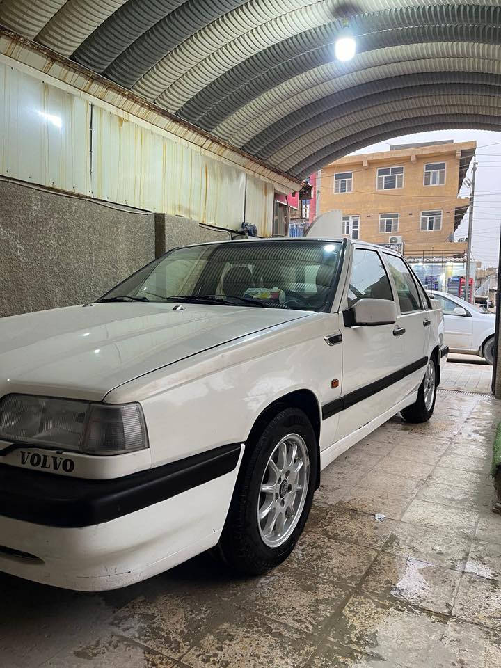 سلام عليكم فالفو موديل 1993 رقم بغداد كير ميكنه جدد حداديه جديده تخم تاير جدد مداور ثاني يوم سياره كله على البلاد نقطه صبغ مابيه ميكنه 5 سلندر .. السعر 57 وبيه مجال
***********.
..***********
