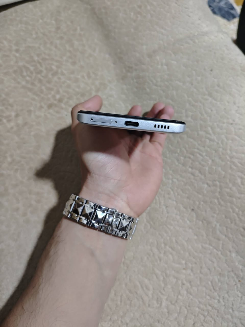 Poco F5 Pro للبيع
ذاكرة 512 رام 12+6
شاشة 120HZ
بطارية 5160 شاحن 66W
ببجي 120 فريم
كاميرا 64MB
للتواصل***********
