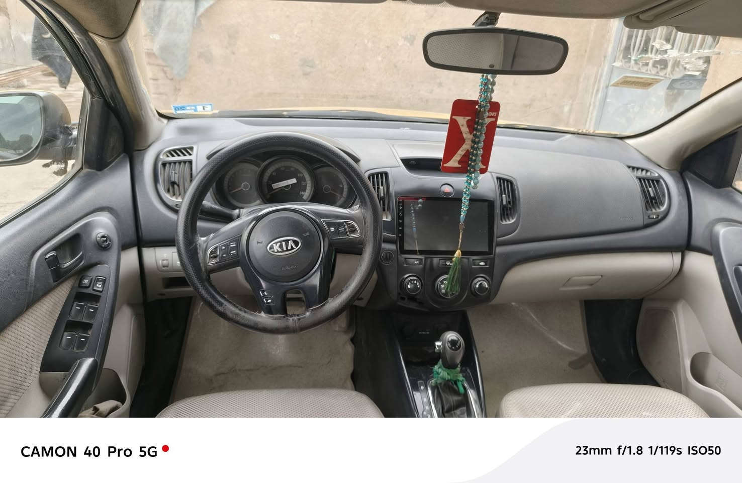 السلام عليكم  كيا فورتي موديل 2013 للبيع رقم بغداد مشروع وطني باسمي حادثه جاملغ الامامي جهة سايق مبدل وبيه طخه باب العبري الخلفي اليمنه ومصلحه تبريد ثلج مكينه 2000 تخم تاير مكينه لا تنقيص ولا تبخير كهربائيات كله شغاله  سياره جاهز كبل الشارع الاتصال رقمي ‏‪***********‬‏
