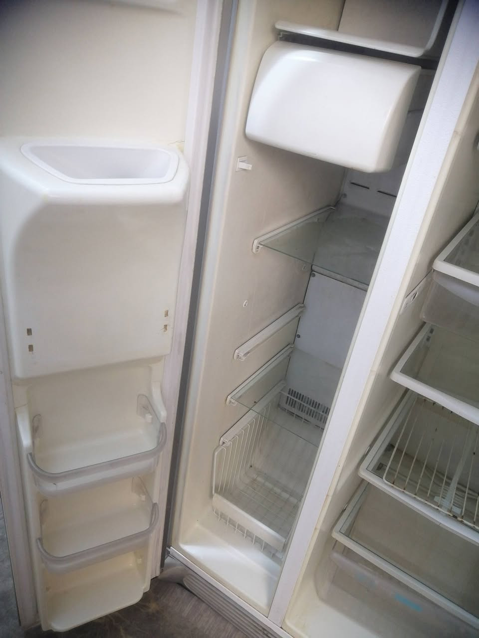 ثلاجه  لبيع شغاله بس بيه صوت عالي من تشتغل سعر ٢٥٠ نجف حي نداه


**إذا كنت صاحب هذا الإعلان وتريد حذفه لأي سبب، رجاءا أرسل رسالة إلى الدعم الفني**