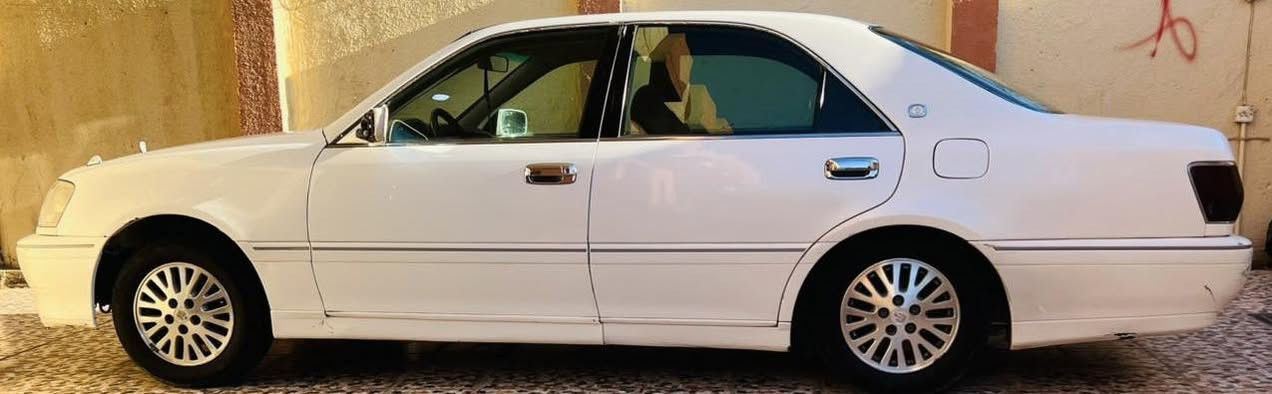 السلام عليكم 
ملكة 
ادوات ادوات 
سيارة حلوة
اصل كرستال 
ابو عيون 
كير مكينة 
ديفور
حدادية 
تخم تاير 
دواخل جديد
عضمها جديد 
بيه طخة بسيطه 
لون ابيض صدفي
صلاح الدين بلد 
السعر ٣٠
***********
