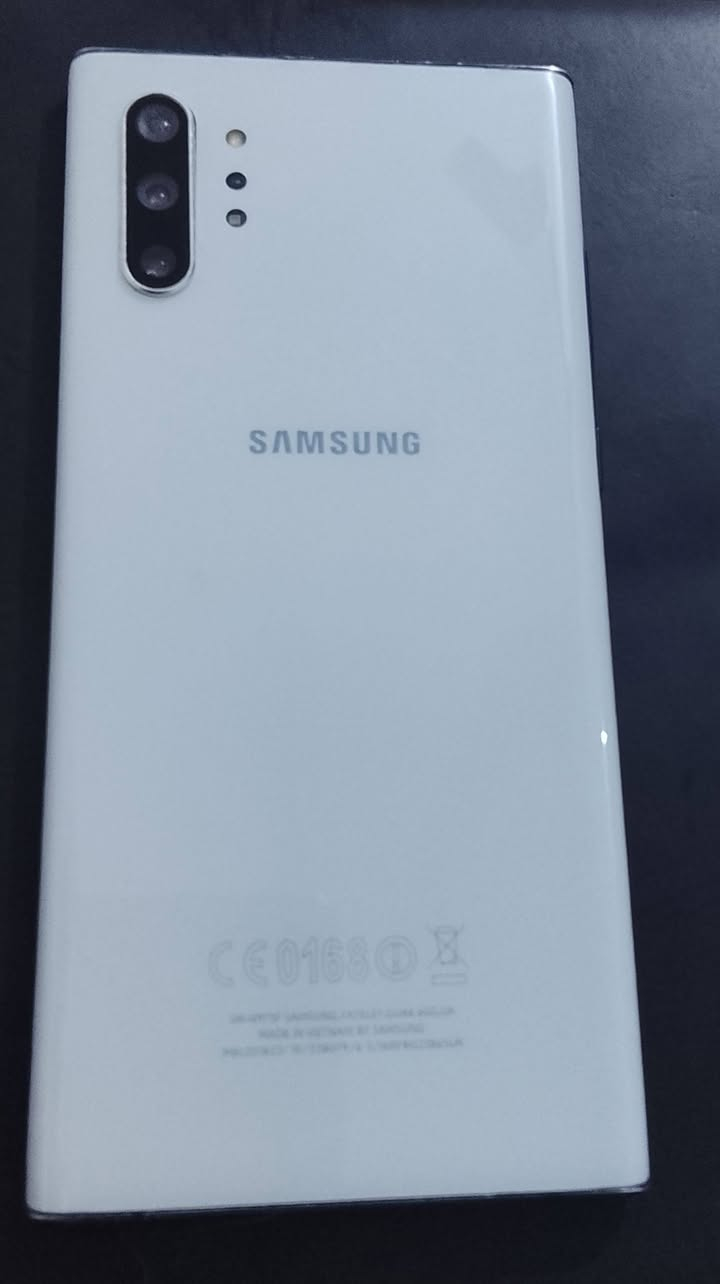 السلام عليكم جهاز  كلكسي نوت 10 فايف جي مبدل شاشه من جهاز لجهاز يعني اصليه كله شغال وما بي اي عيب سعره 150 وبي مجال قليل مكاني حي العداله شارع المستوصف ***********
