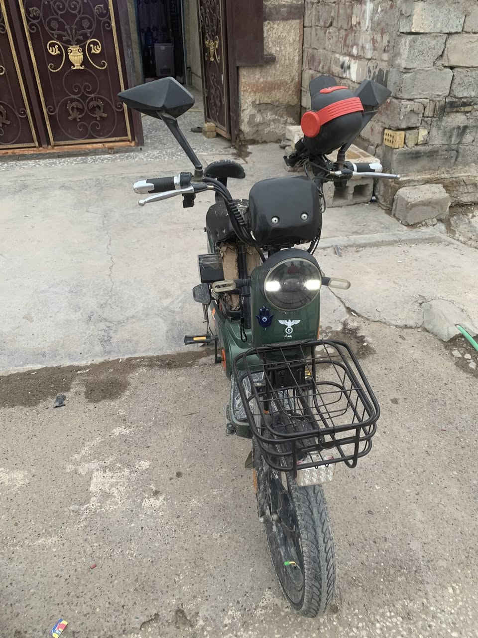 دراجة شحن للبيع 
حجم ٢٠ 
بطاريات جديدة ليثيوم
موديل ٢٥ 
سعر ٣٥٠وبيها مجال
مكانها الدورة نهاية شارع ٦٠ 
***********
