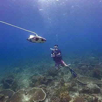 سلام عليكم اخوان هاذ درون غواصه كبس شركه مامفتوح شرط يكولون ينباع ب٤٠٠ اني اريده ب٢٢٥ الف الي يريده يراسلني ويدلل ***********
