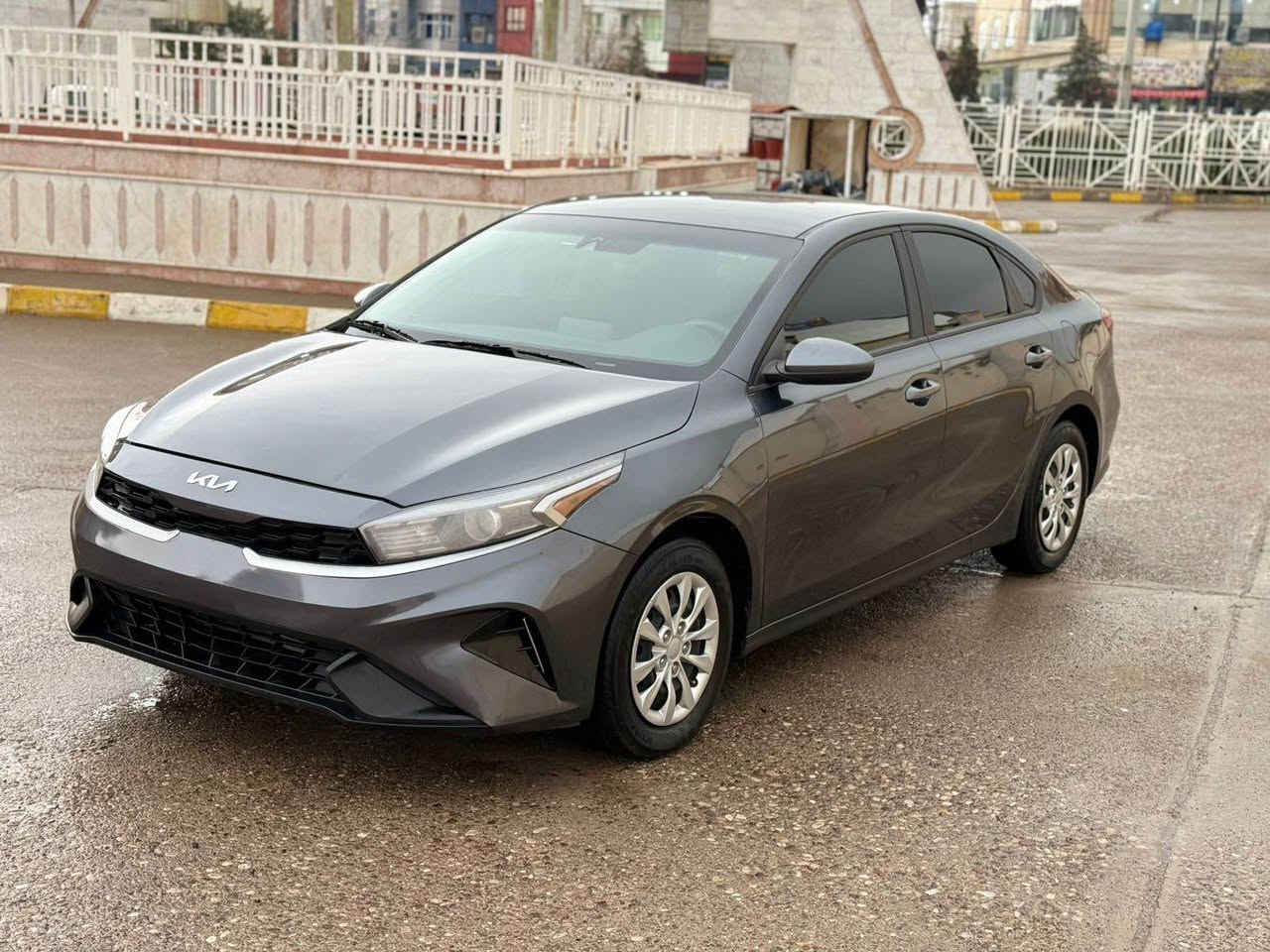 سلام عليكم ورحمة الله وبركاته 
KIA FORTE 2024 LX
جملغ و باب و ربع بنيد صبغ  
بدون دواخل و شاصي 
ايرباك ستيرن سستم شركة 
محرك 2.0L(4V)
موصفات LX
شاشة 
كاميرا رواية خلفية 
تحكم ستيرن 
تحديد سرعة 
رادار خلفي 
رادار امامي
سعر 130 $ و مجال 
*********** واتساب موجود أربيل, العراق

