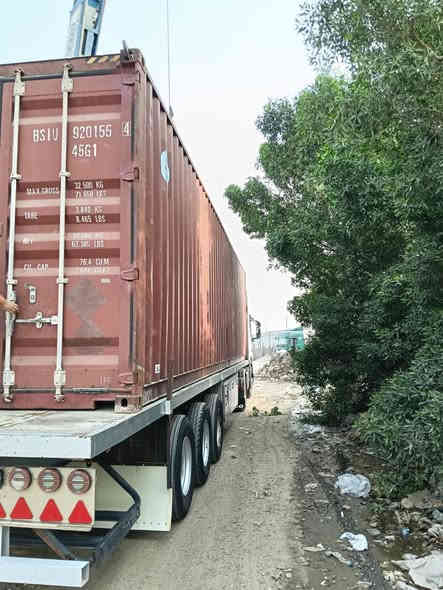 سلام عليكم حاويات 12 متر نضيفه 
سعر الوحده 26 ورقه جديده 

‭0777 749 3956‬
