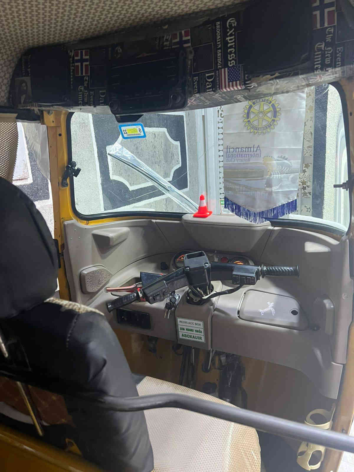 سلام عليكم تكتك بجاج اهندي رقم كربلاء موديل 2021شهر  تكتك جديده مكفوله من ضربه وصبغ مكينه مجفته  كهربائيات كله شغاله مجمبزه فول كل نقص مابيه دوشمه ومسجل وجادر وبرده كله جديد السعر7ملاين وبيه مجال لطيبين المكان كربلاء رقم الهاتف ***********الخاص مغلق اتصل وبيك خير وتدلل
