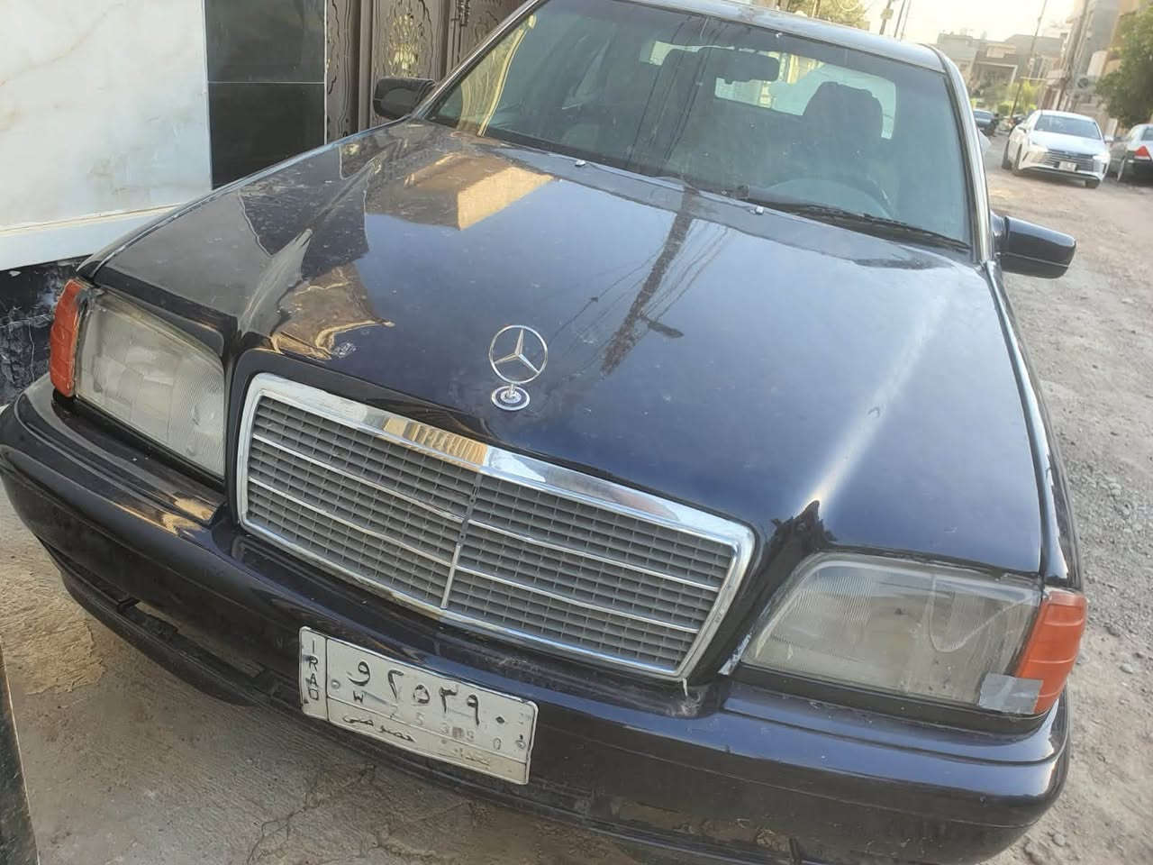 مكلف بلنشر 
سلام عليكم سياره مارسيدي c200 
سياره موديل 1996 سياره خير من الله رقم بغداد سياره بيها محرك بطه 2800 سياره تخبل بلمشي ومكينتها كلش حلوه وسياره دواخلها مرتبه او حلوه كافه التفاصيل على الرقم 
 ***********
السعر ٣٤ وبيها مجال للشراي 
عنوان بغداد الدوره شرطه حاتم سعدون

