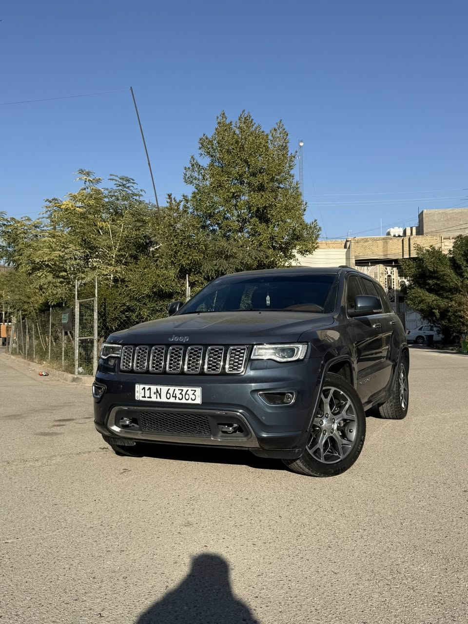 سلام عليكم
جيب اوفر لاند 2020 
مكفوله كفاله عامه 
فول مواصفات جكات بنوراما 
ماشيه 70 الف كيلو
سيارت جديده معنى الكلمه
 لون السياره مميز تخم تاير جديد
سياره كامله اي نقص مابيه
وال افر لاند معروف مواصفاته فول
السعر 310 وبيه محال حق الجيه
مكان السيارت چكوك قرب الكاظميه بغداد
سياره نظيفه استخدام بيت 
***********
