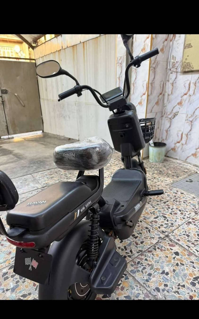 سلام عليكم دراجة ريان للبيع ملف 500 واط بطاريات ذيج السنة بدلتهة الدراجة بحالة ال جديدة مامتعبهة ولا افتر بيهة هواي صارلهة عدي 4 اشهر موديل 2024 هورن تشغيل عن بعد فتح قفل سرعة 60 الحقيقي 50 الدراجة ممتعوبة سعرهة 310 وبيهة مجال اي استفسار راسلني خاصاو تتصل عل رقم  *********** مكاني بغداد حي العامل

