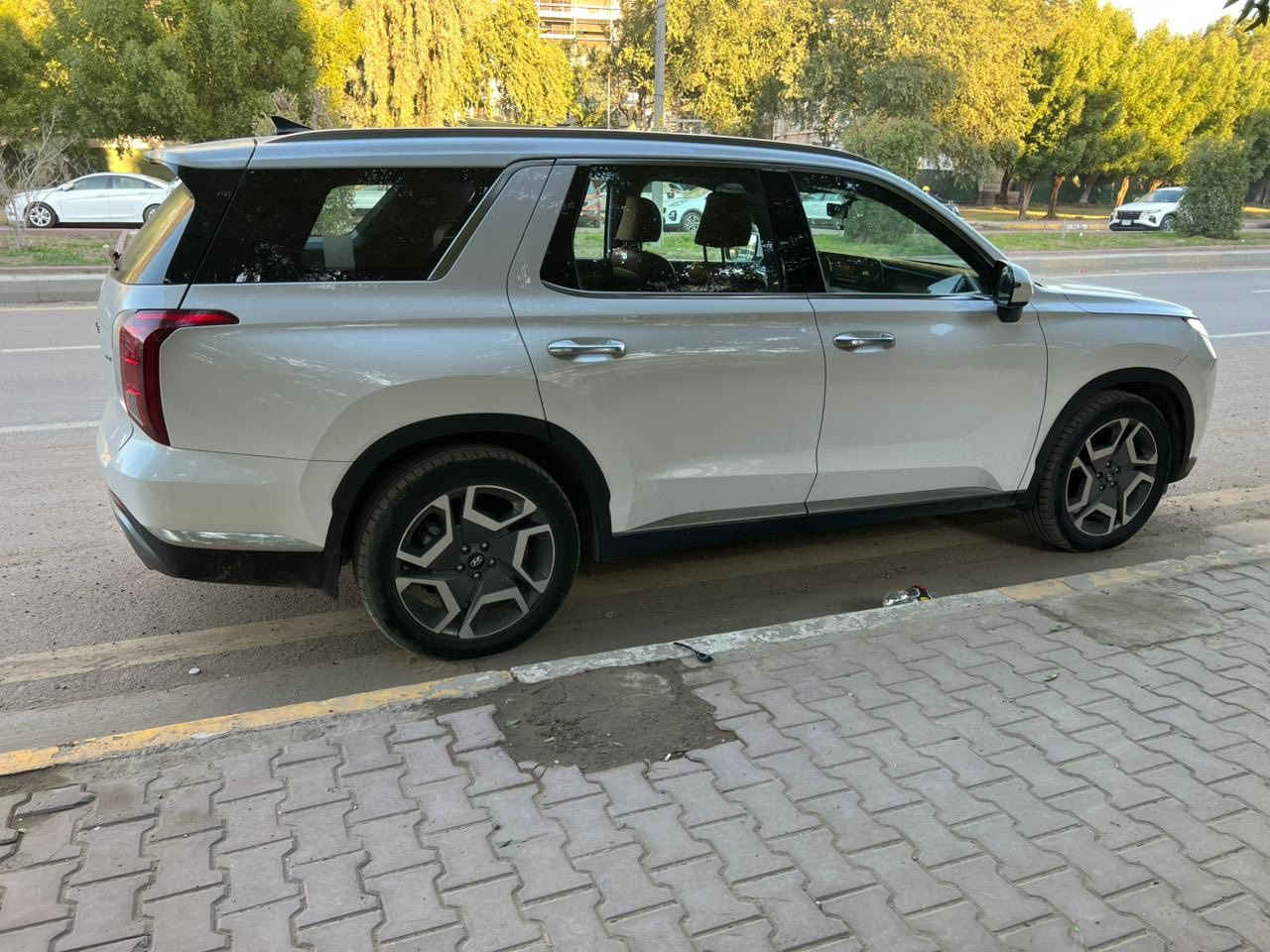 لسلام عليكم عندي بلسايد للبيع خليجيه ماشيه 38الف كيلو السياره ماخذه زيرو على ايدي مواصفات فول الفول مال الخليجي بنوراما بصمة تشغيل بصمة ابواب كاميرات محيطيه 360درجه جنطه كهرباء كشنات جلد 3قطع تبريد محرك 3500سته سلندر كشنات كهرباء تدفئى وتبريد بريك اوتو سايد بريك بصمه مانع نزلاق اوتو هولد شفتات ستيرن حساسات اماميه خلفيه شاشه دجتل  عداد الاكتروني كامرات ويه الاشاره بدشبول بردات ابواب كير ماوس وضعيات قياده متعدده وبعد هوايه مواصفات مكاني الكاظميه السعر المطلوب 380ورقه وبيه مجال ***********
