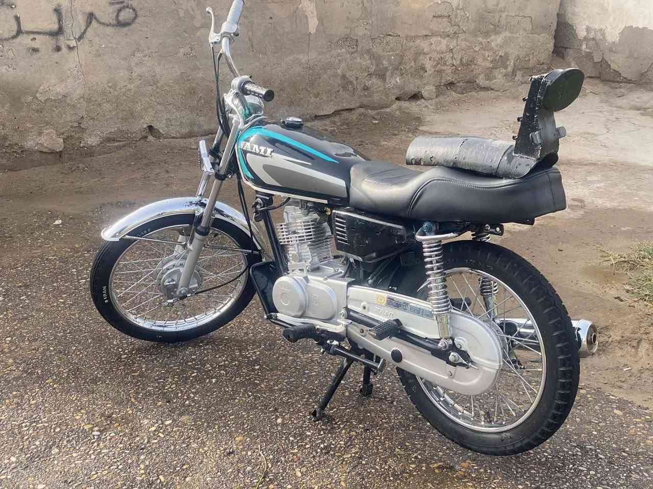 السلام عليكم وين الي يدور نضيف وين الي يدور اصلي دراجه نامه شلامجه موديل 25معمره جديد صارله شهرين من معمره مكفوله من الشخط مع نزال باكستاني السعر 800وبيهه مجال حك الجيه      رقمي *********** مكاني ميسان علي الشرجي مو ب العماره علي الشرجي
