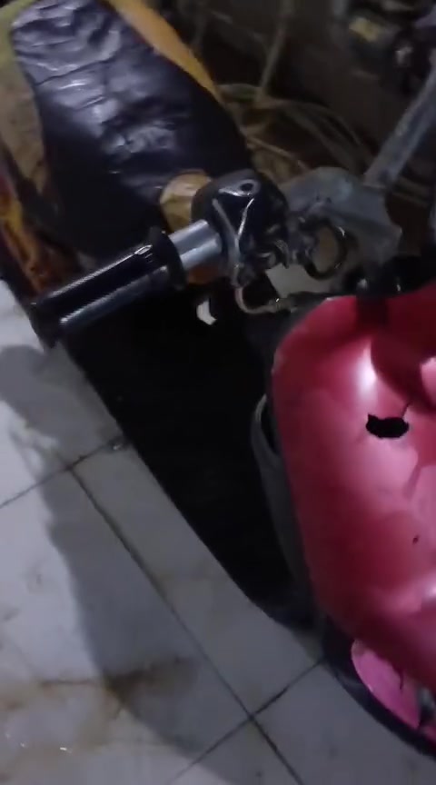 سلام عليكم دراجه بتره للبيع خط واحد دراجه كلشي مابيه محرك مفتوح مره وحده يشتغل خير من الله ضفيره مابيه شي بس ترتيبات من الكدام ومن جوه كلشي مابيه السعر 110وبيه مجال حك الجيه مكاني ناصريه مركز تواصل خاص أو دك عليه ***********
