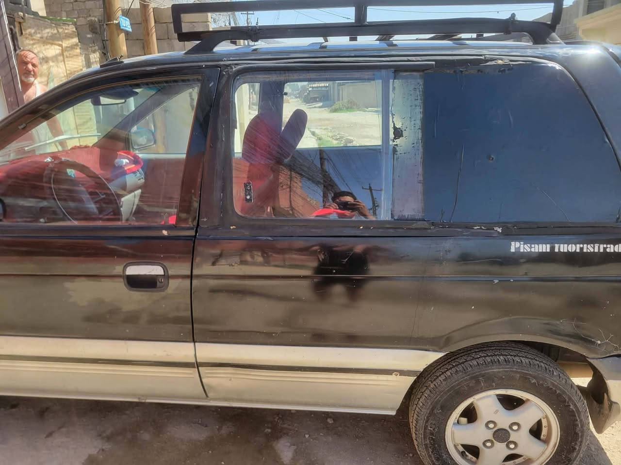 سلام عليكم سيارة مستبوشي موديل 92 اني الشرعي سنوية تسقط2030  طخم تايرات جديد  سيارة مابيها نقص السعر 35 وبيها مجال  مكاني حي صدم  ***********
