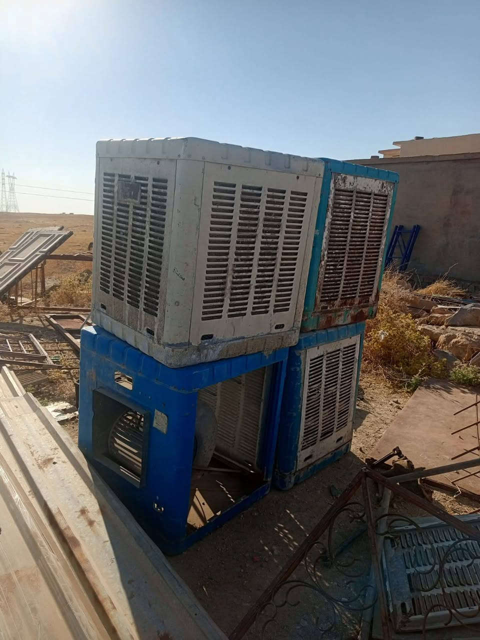 متوفر مبردة و ابواب و هيسكو العنوان ناحية الشورة قرية النعناعة قرب مول العيسى للتواصل عل رقم ***********
