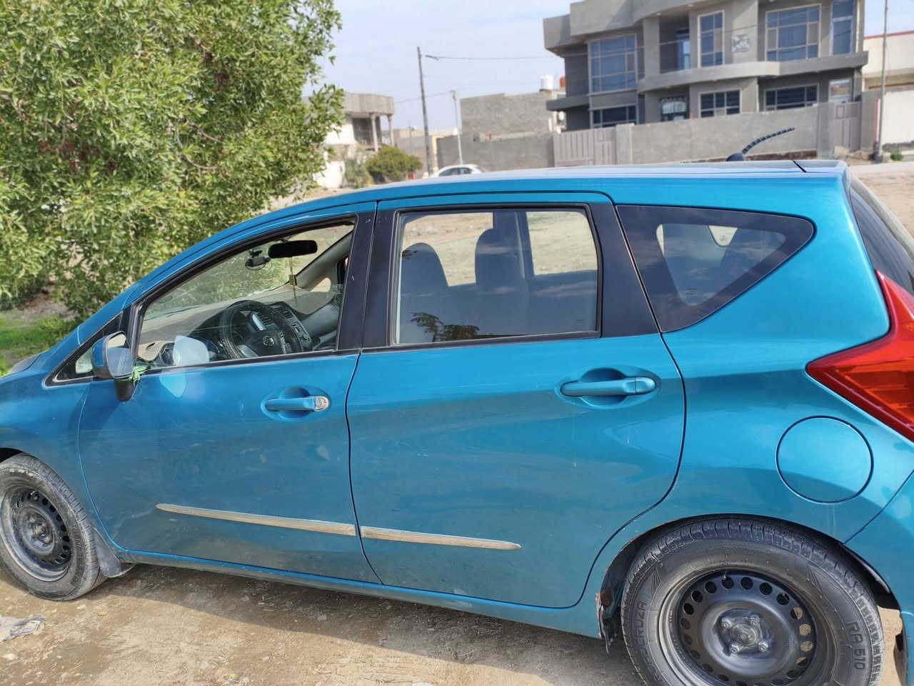 سلام عليكم نيسان فيرسا موديل 14 محرك كير مكينة مكفول
تبريد شغال باتريد جديد 
حديدة جيدة 
*********** وات ساب 
السعر 82 وبيه مجال لشراي
