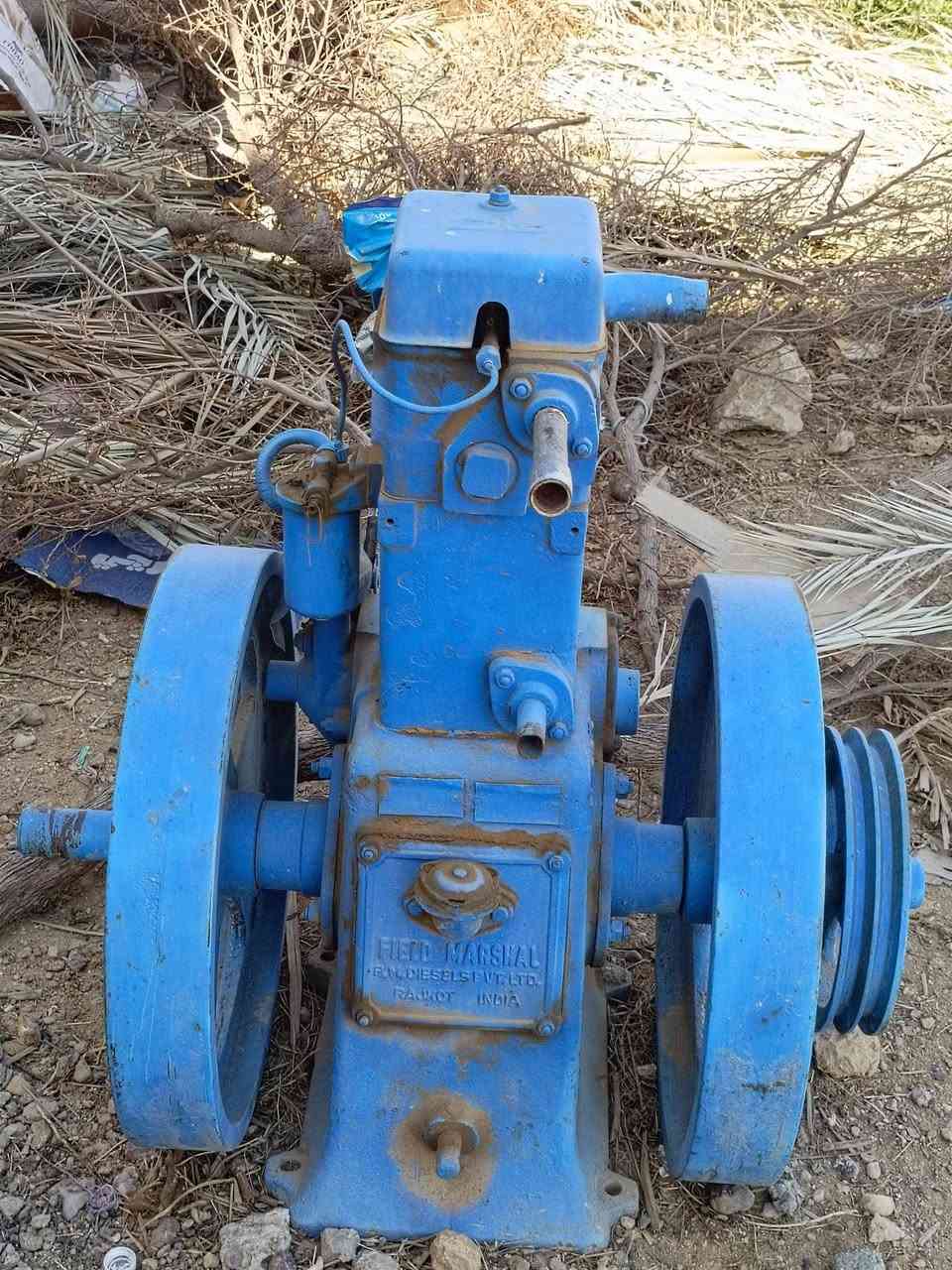 موطور لستر 8حصان دبل بولبرن نظيف جدا للبيع مع جنريتر 7اونص للبيع السعر 500هيت ***********
