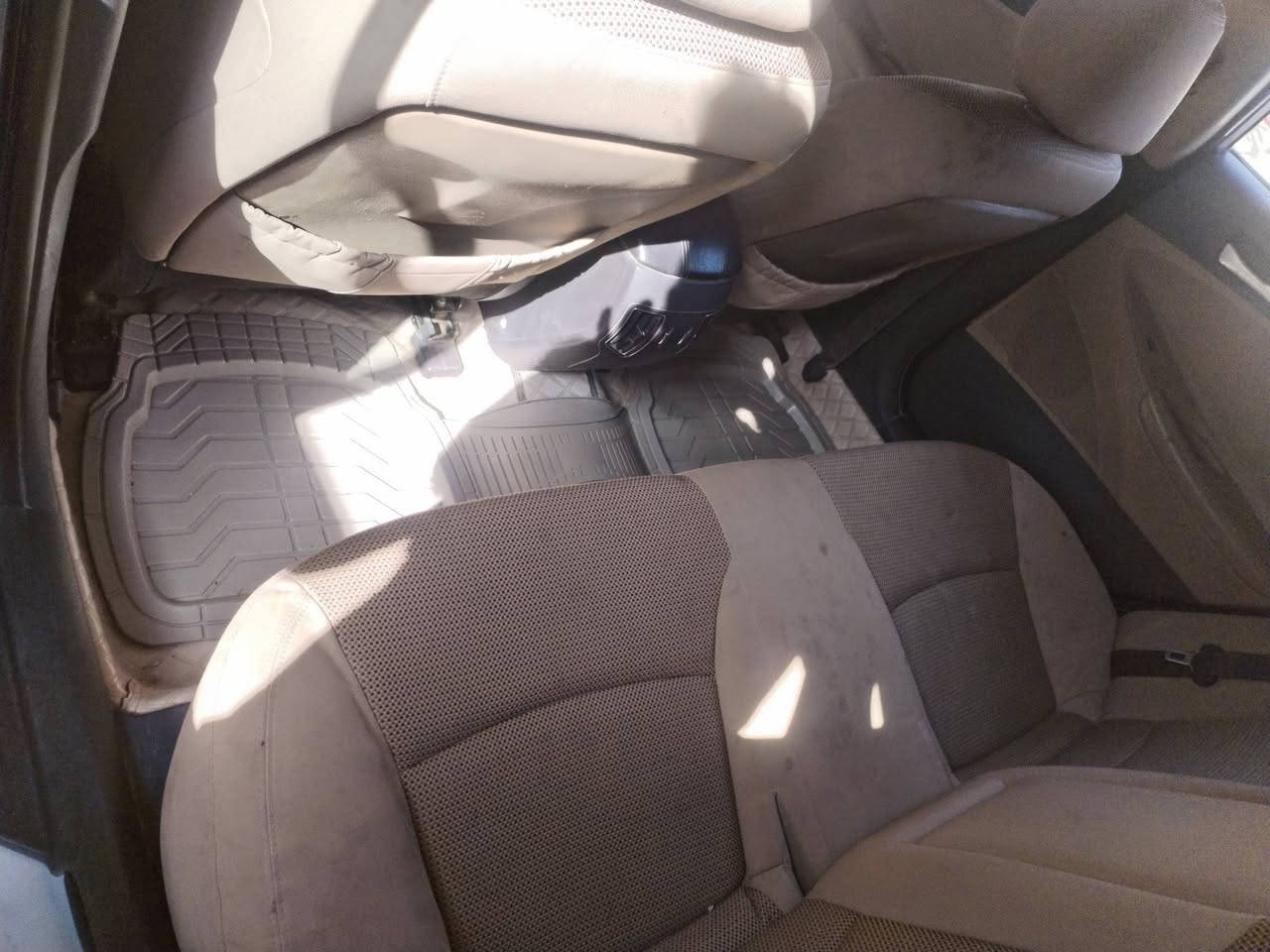 سوناتو 11كير مكينه تخم تاير كفاله عامه السياره خير من الله السعر 130بيه مجال قليل *********** بسمي رقم جديد سنوية تصقط 31
