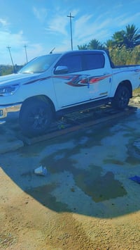 هايلوكس كويتي • فور ويل • ١٠٠٠٠٠ كم