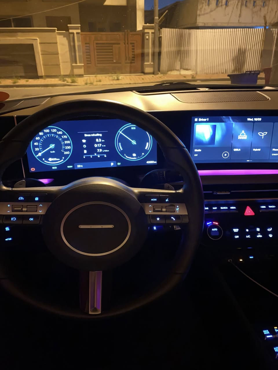 سوناتا موديل ٢٠٢٤ هايبرد خليجي ماشيه ٤٠ الف كيلو  فول سعر ٢٣٥ وبيها مجال بسيط  ***********
