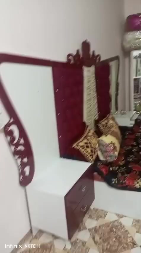 اخوان السلام عليكم عندي هاي غرفة لابيع اريدة مليون بية شوية مجال هذا رقمي خاص ***********
