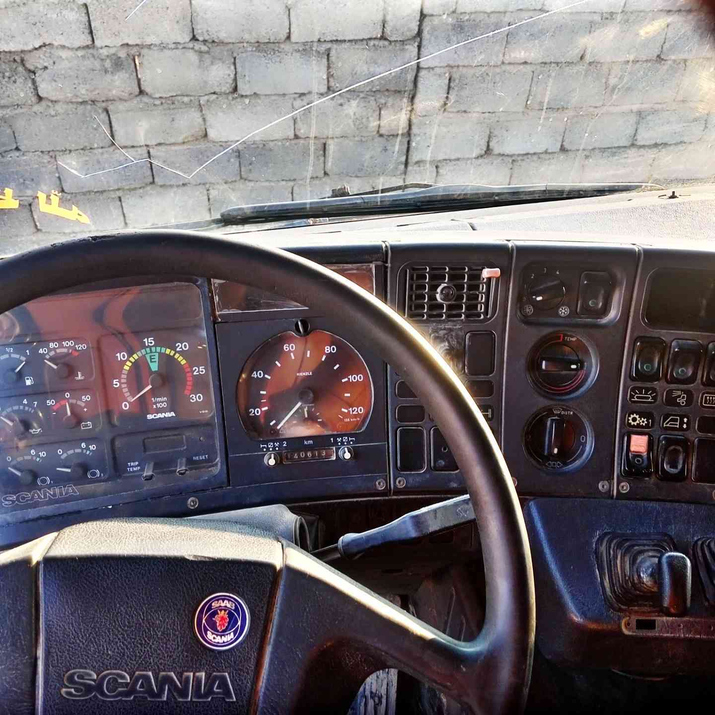 السلام عليكم
للبيع

سكانيا حجم ١٤٣

رقم الماني سنوية بأسمي 

محرك بي خيط بخار

كير اكسل شرط

تايرات جدد

 كهربائيات وضع شركة

المكان صلاح الدين الشرقاط 

للاستفسار : ***********
