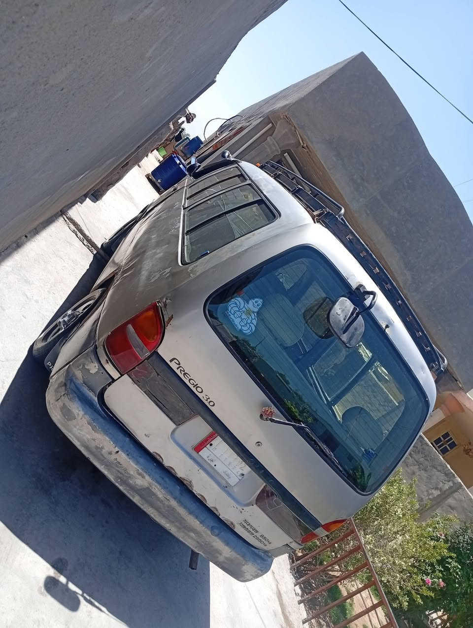 سلام عليكم ورحمه وبركاته سياره للبيع موديل 97 بلاديه ثانويه ساقطه تاخذ من عندي انجليزي مصفره هيئه ومروه مكان حله سعر 55 وبها مجال حق الجيه (***********)
