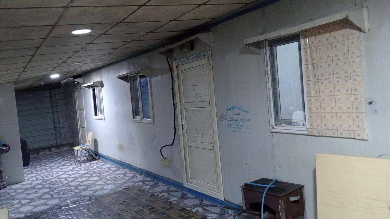 محلات مع بيت للبيع موقع تجاري طابو زراعي عراقي
المساحه الكليه 250م الموقع الواجهه 10م والنزال 25 م  ابي الخصيب على شارع ابو كوصره الرئيسي قرب شارع الرحمان 
محلات عدد 2 مؤجرات
البيت مكون بناء و سندويج كرفان كامل وجاهز ومسكون بيه ومؤجر  
السعر 108
 للاستفسار ***********
